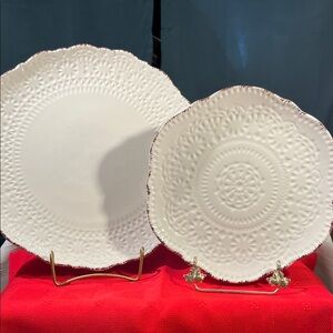 Pfaltzgraff White Textured Dinnerware Set